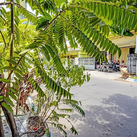 Spot On 91716 Kost Yy Syariah 호텔 Mojokerto 외부 사진